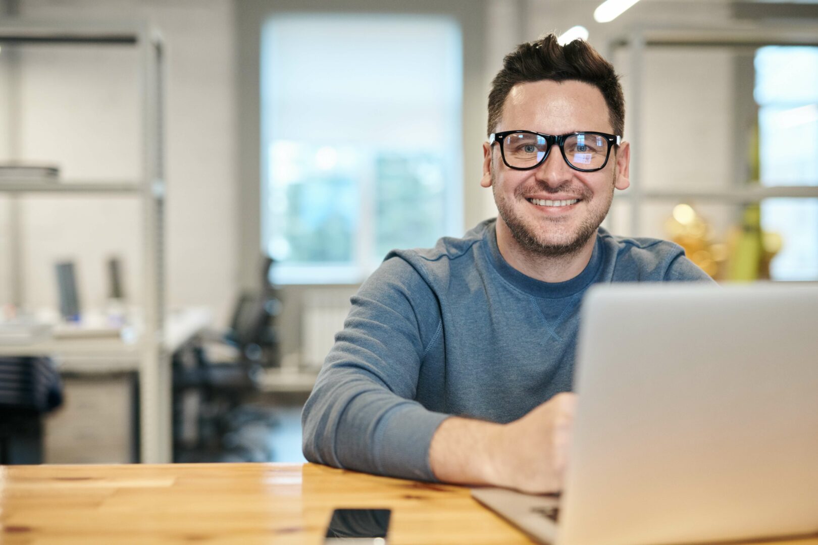 photo-of-man-wearing-eyeglasses-3184611 (1)